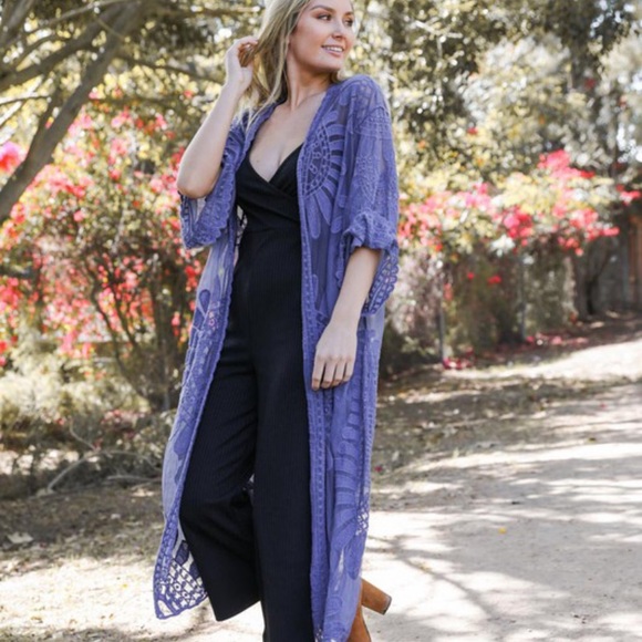 Bohemian lace embroidered kimono - Picture 2 of 9